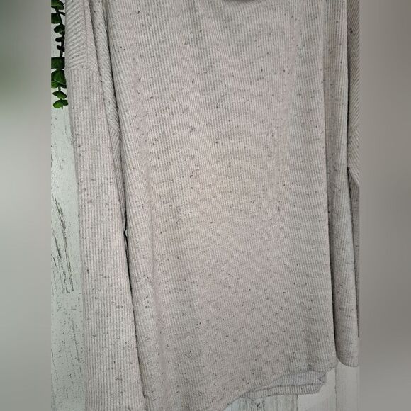 NWT Joan Vass NY Long Sleeve Turtleneck - Picture 3 of 10